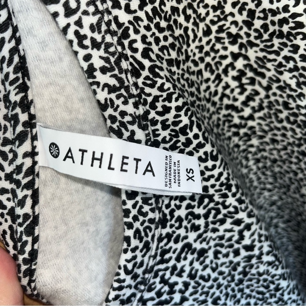 Athleta Micro Cheetah Black/ Seasalt Balance Pullover Sweatshirt XS - Picture 6 of 6